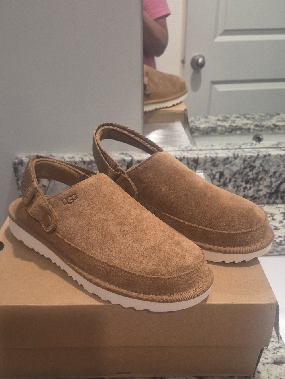 New Classic UGG Slip On CLOG **KIDS size 6 Or Womens Size 8 **
